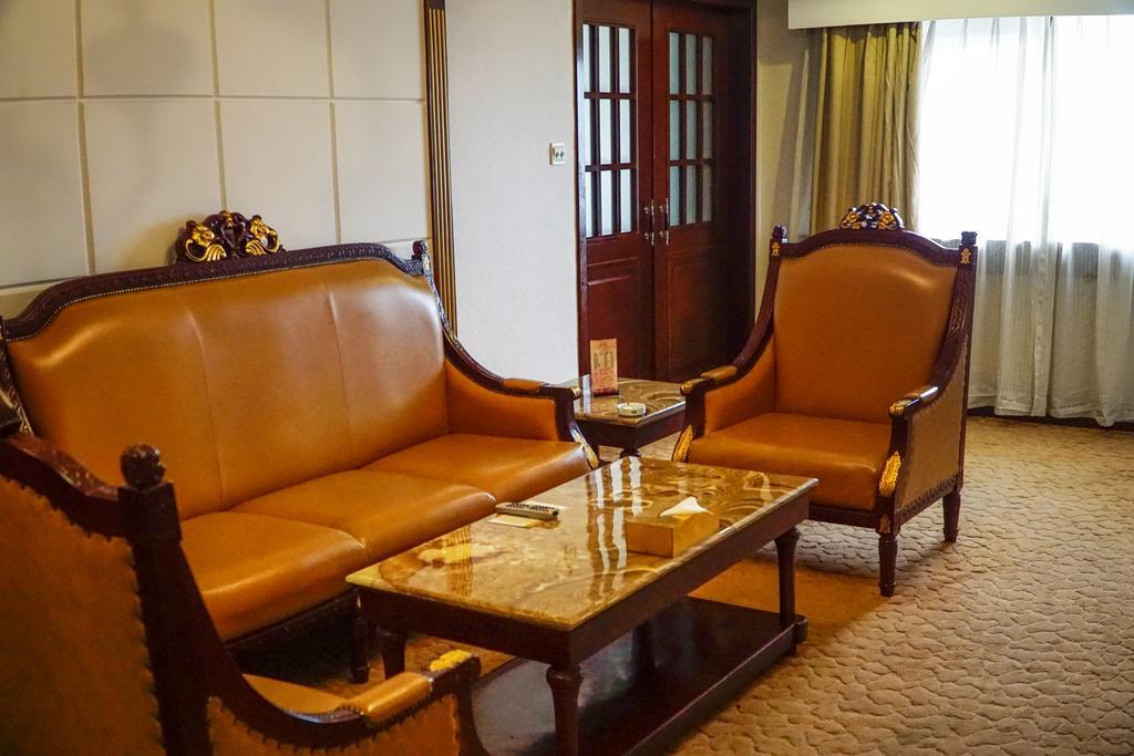 Chengdu Grand Hotel Bagian luar foto